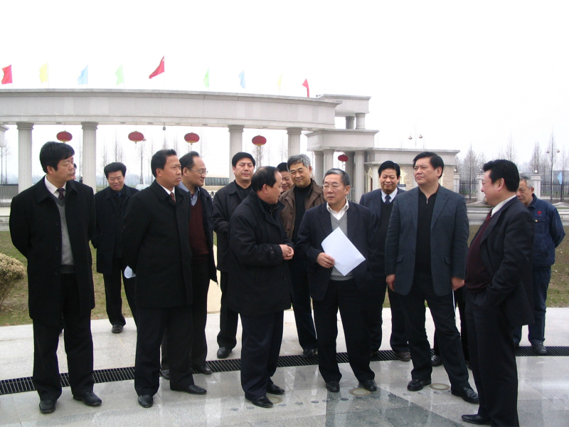 2006年2月12日，湖北省常務(wù)副省長周堅(jiān)衛(wèi)到公司調(diào)研