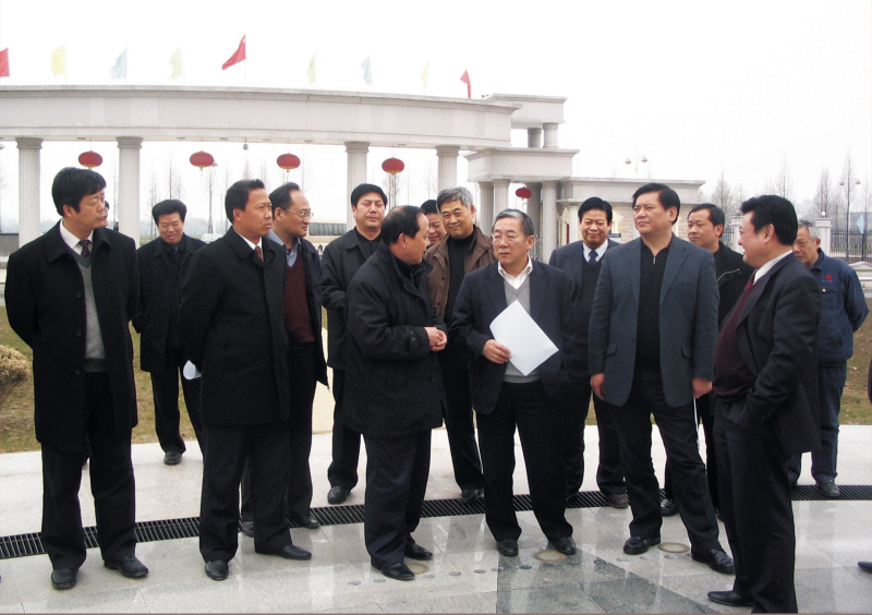 2006年2月12日，湖北省常務(wù)副省長周堅(jiān)衛(wèi)到公司調(diào)研